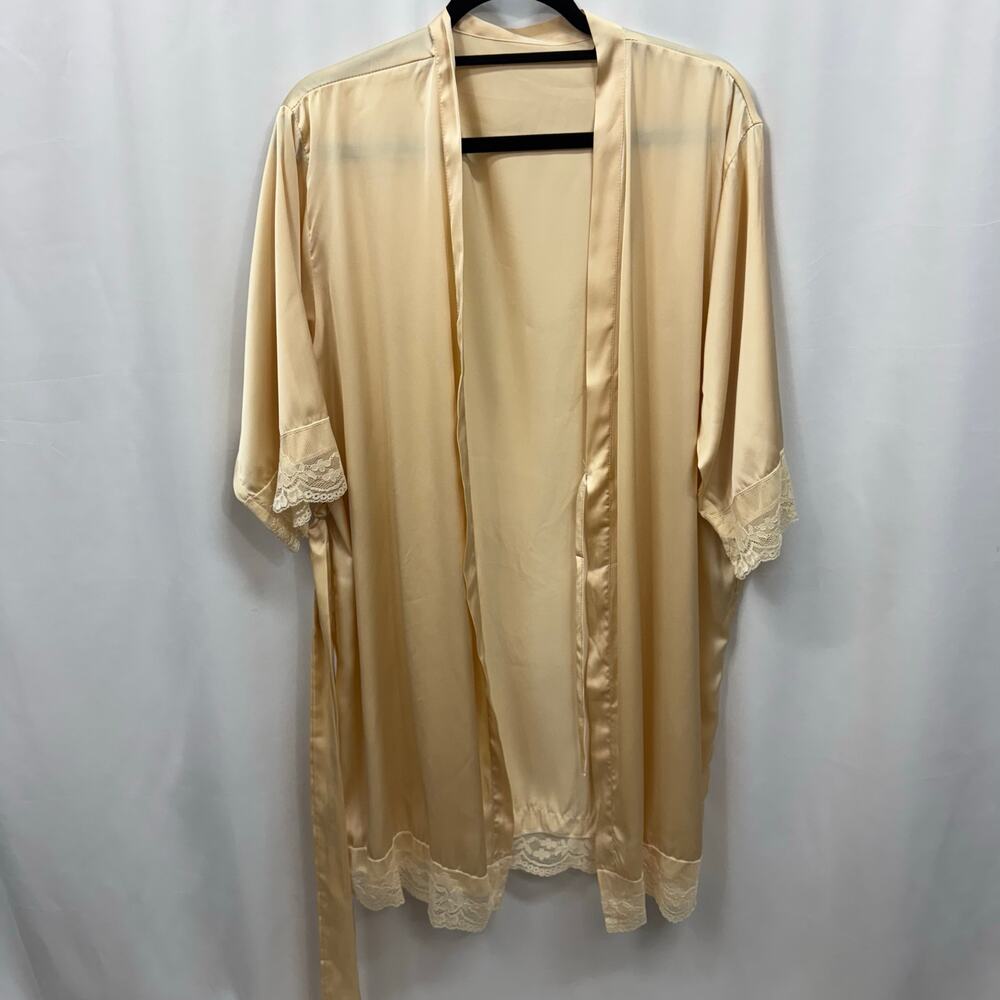 VIntage Inspired Robe Dressing Gown Cream Beige Lace Details Medium/Large